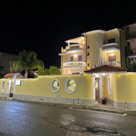 Nicole House - & Frühstückspension *