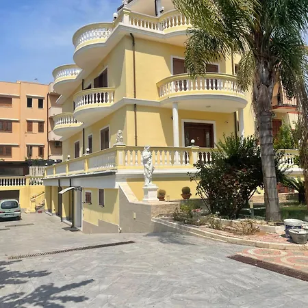 Nicole House - & * Gallico Marina