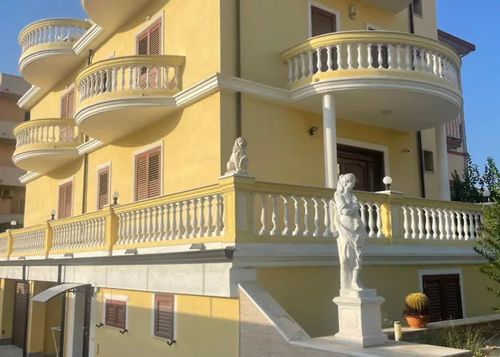 فندق مبيت وإفطار Nicole House - & *