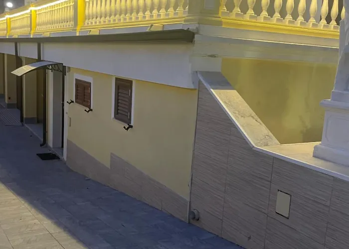 Nicole House - & Gallico Marina