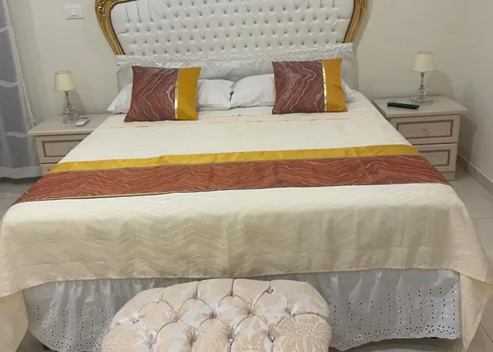 فندق مبيت وإفطار Nicole House - & *