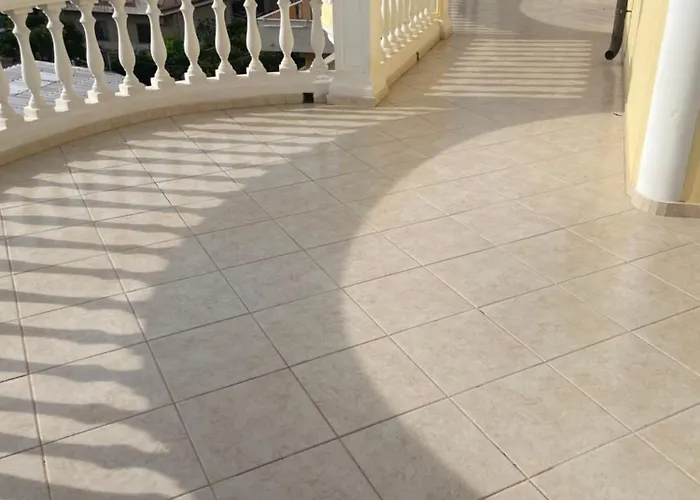 فندق مبيت وإفطار Nicole House - & *