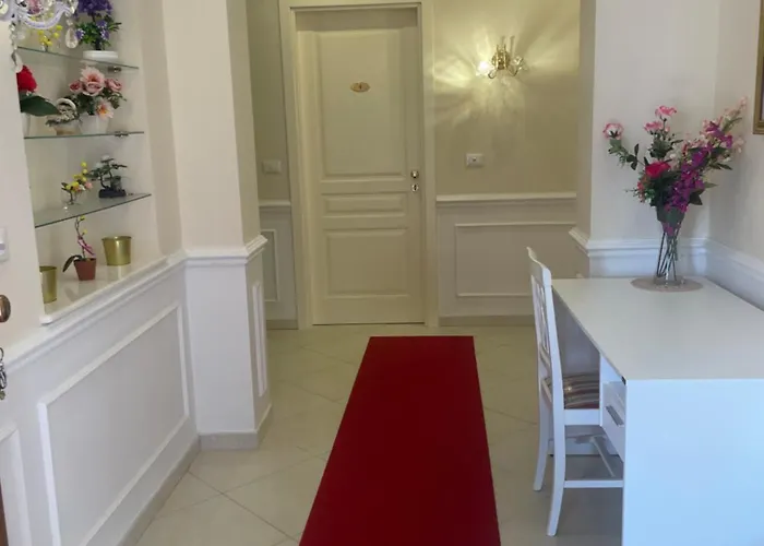 فندق مبيت وإفطار Nicole House - & *