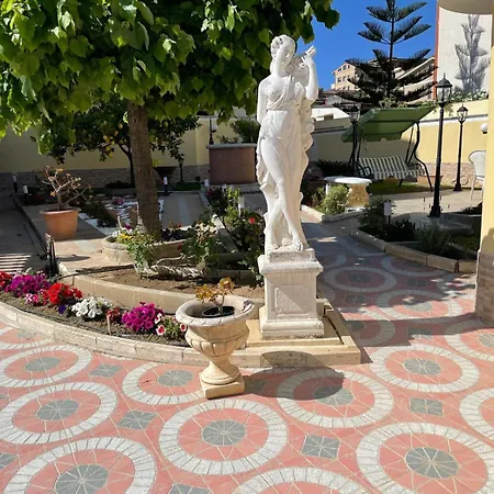 Nicole House - & Bed & Breakfast Gallico Marina