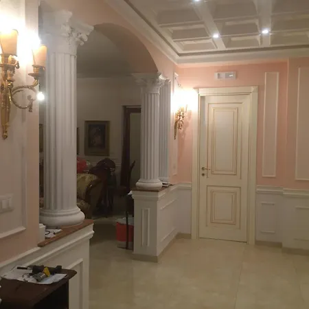 Nicole House - & Bed & Breakfast