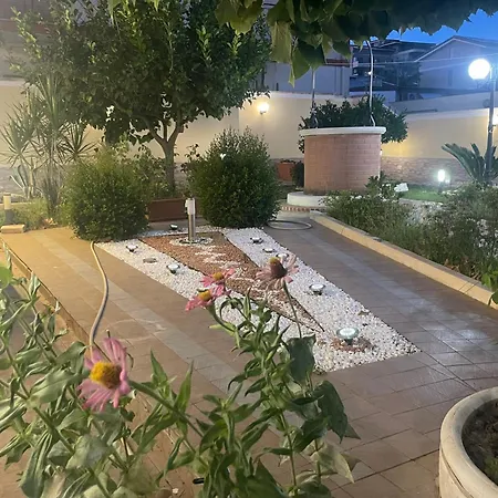 Nicole House - & فندق مبيت وإفطار *