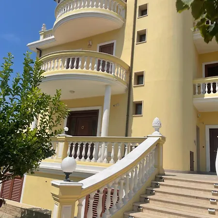 Nicole House - & فندق مبيت وإفطار *