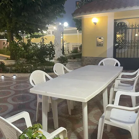 Nicole House - & فندق مبيت وإفطار