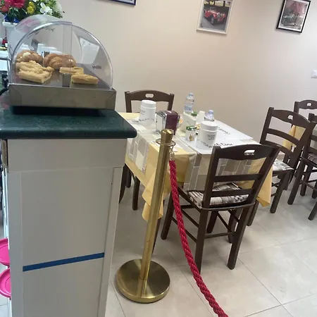 فندق مبيت وإفطار Nicole House - & *