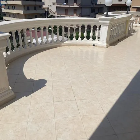 Nicole House - & Bed & Breakfast Gallico Marina