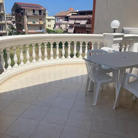 Nicole House - & فندق مبيت وإفطار Gallico Marina