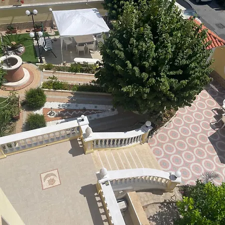 Nicole House - & فندق مبيت وإفطار