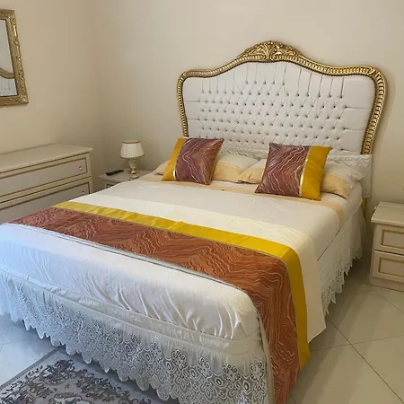 Alojamento de Acomodação e Pequeno-almoço Nicole House - & *