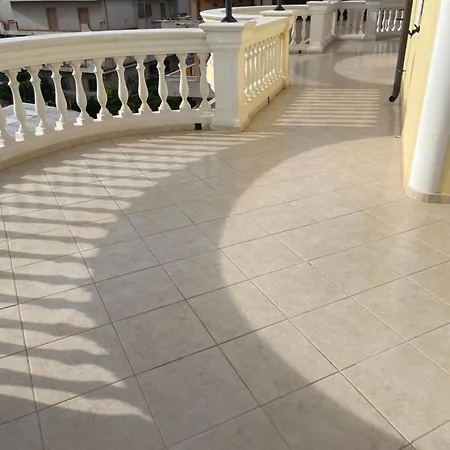 فندق مبيت وإفطار Nicole House - & *