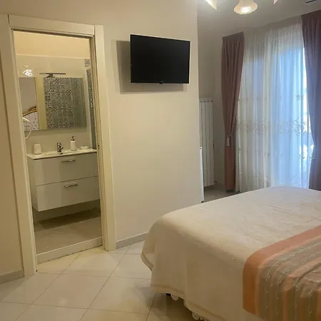 Alojamento de Acomodação e Pequeno-almoço Nicole House - &