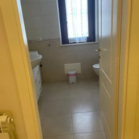 Nicole House - & Bed & Breakfast