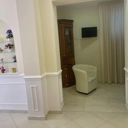 فندق مبيت وإفطار Nicole House - &