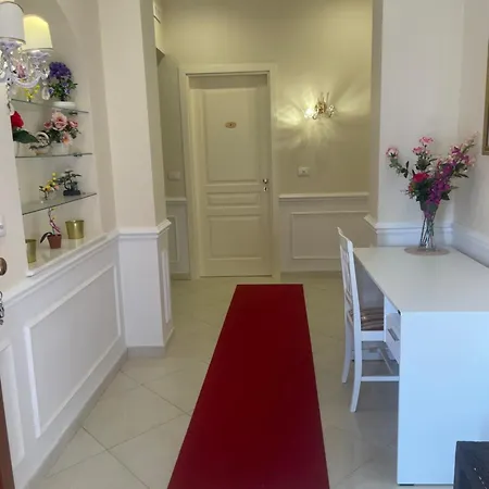 Bed & Breakfast Nicole House - & *