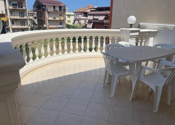 Nicole House - & Nocleg ze śniadaniem Gallico Marina